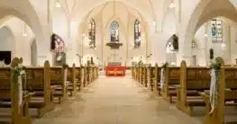 Auswahl der Kirche bei der Hochzeit